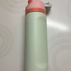 24oz OWALA FreeSip Insulated Stainless Steel Water Bottle with Straw